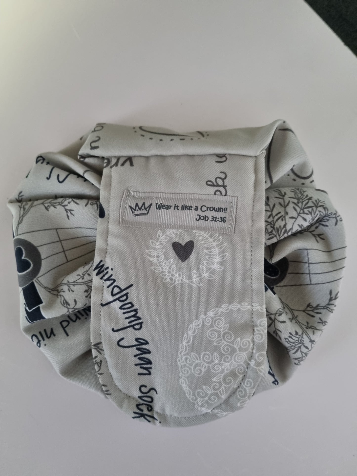 DRAWSTRING MAKE-UP BAG